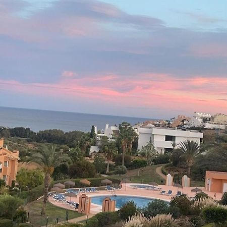 2 Bedroom Penthouse With A Private 360 Rooftop Terrace With Sea And Mountain Views Bahia de Casares المظهر الخارجي الصورة
