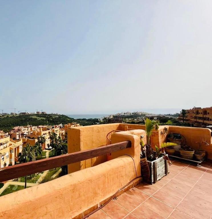 2 Bedroom Penthouse With A Private 360 Rooftop Terrace With Sea And Mountain Views Bahia de Casares المظهر الخارجي الصورة