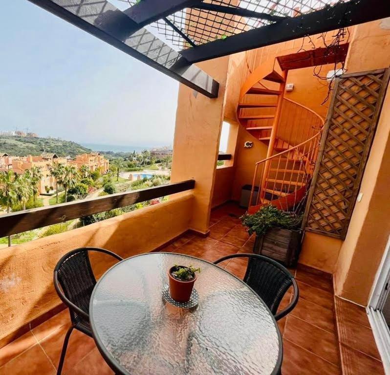 2 Bedroom Penthouse With A Private 360 Rooftop Terrace With Sea And Mountain Views Bahia de Casares المظهر الخارجي الصورة